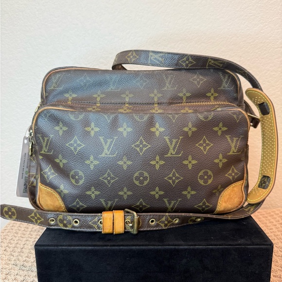 Louis Vuitton Monogram Reporter PM Crossbody Messenger Bag Authenticated